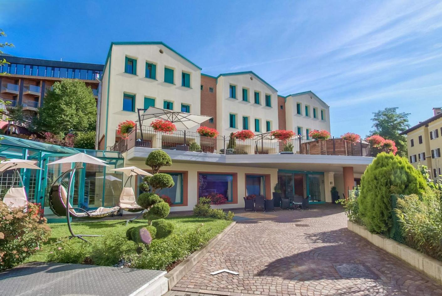 Hotel Sole Malè Esterno foto